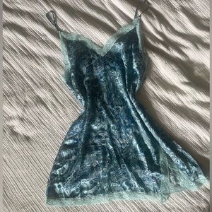 Frankie’s bikinis slip